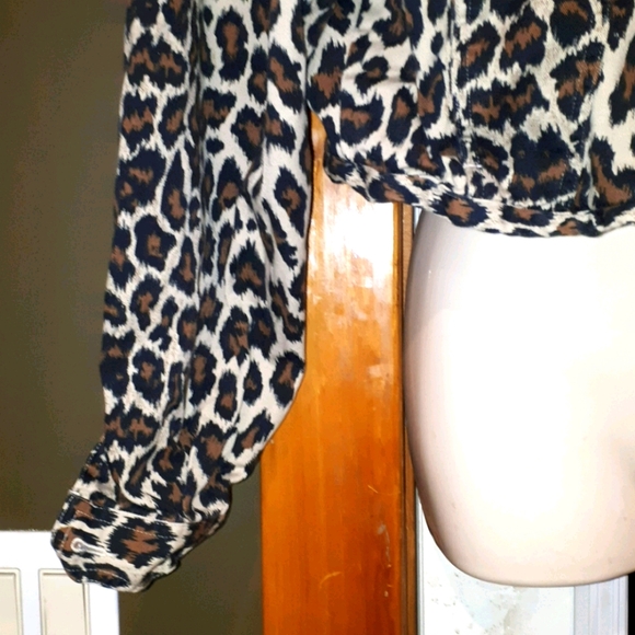 Cropped Leopard Print Jean Jacket - Picture 3 of 4